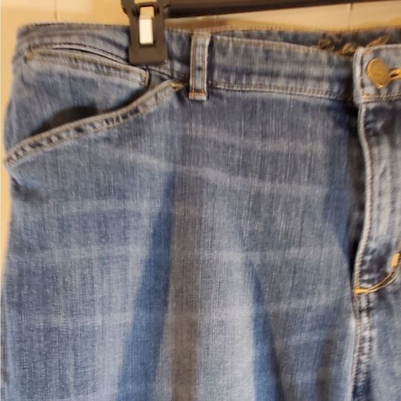 Eddie Bauer Denim Capris - Picture 3 of 7